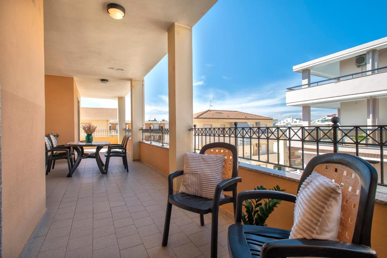 Le Terrazze Apartments Альгеро Экстерьер фото